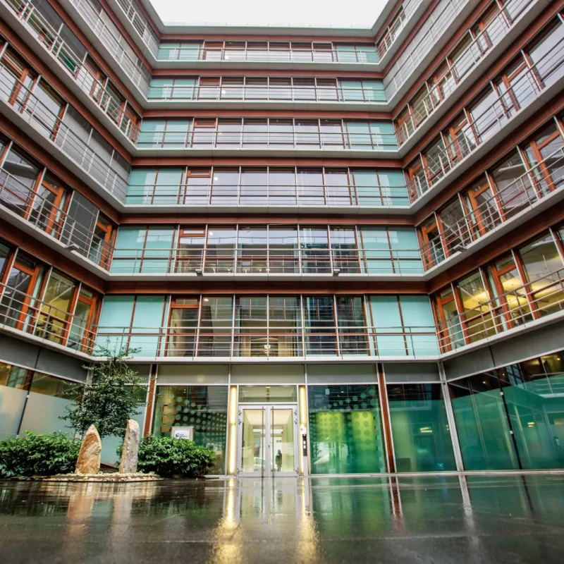 2020-10-01-Plaza-Cubes-Interior-die-zweite_JPG_20201001_PlazaCubesDUS_505-scaled